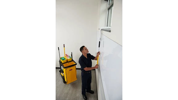 Rubbermaid 20" - 40" (50.8 cm - 101.6 cm) 
Quick-Connect Short Extension Handle